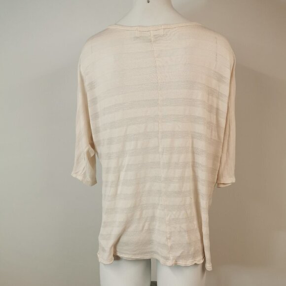 𝅺Forever 21  Top - Picture 2 of 3